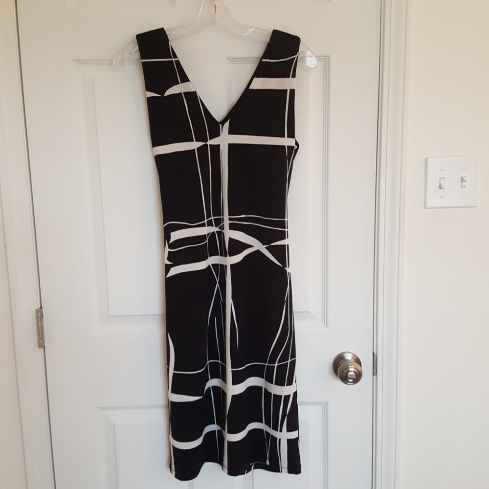Black and white sleeveless dress